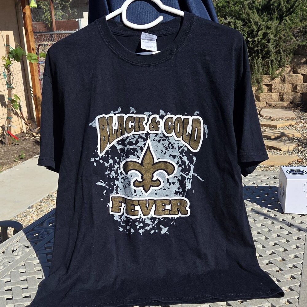 New Orleans Saints Tshirt Mens L Black and Gold Fever